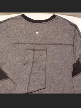 lululemon athletica Men’s Heather Gray Long-Sleeve Performance Top